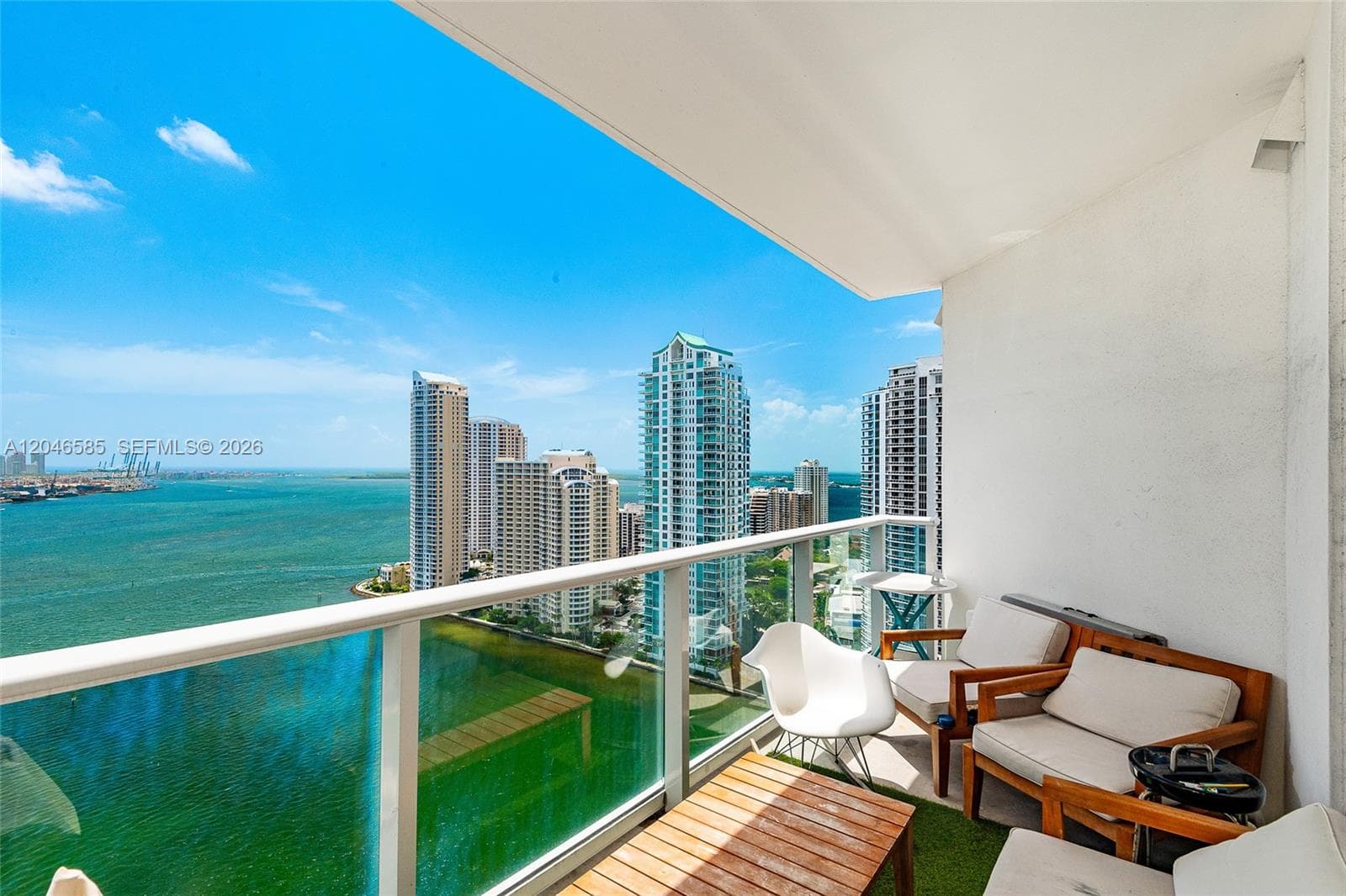300 S Biscayne Blvd # 2612, Miami FL 33131 photo 3