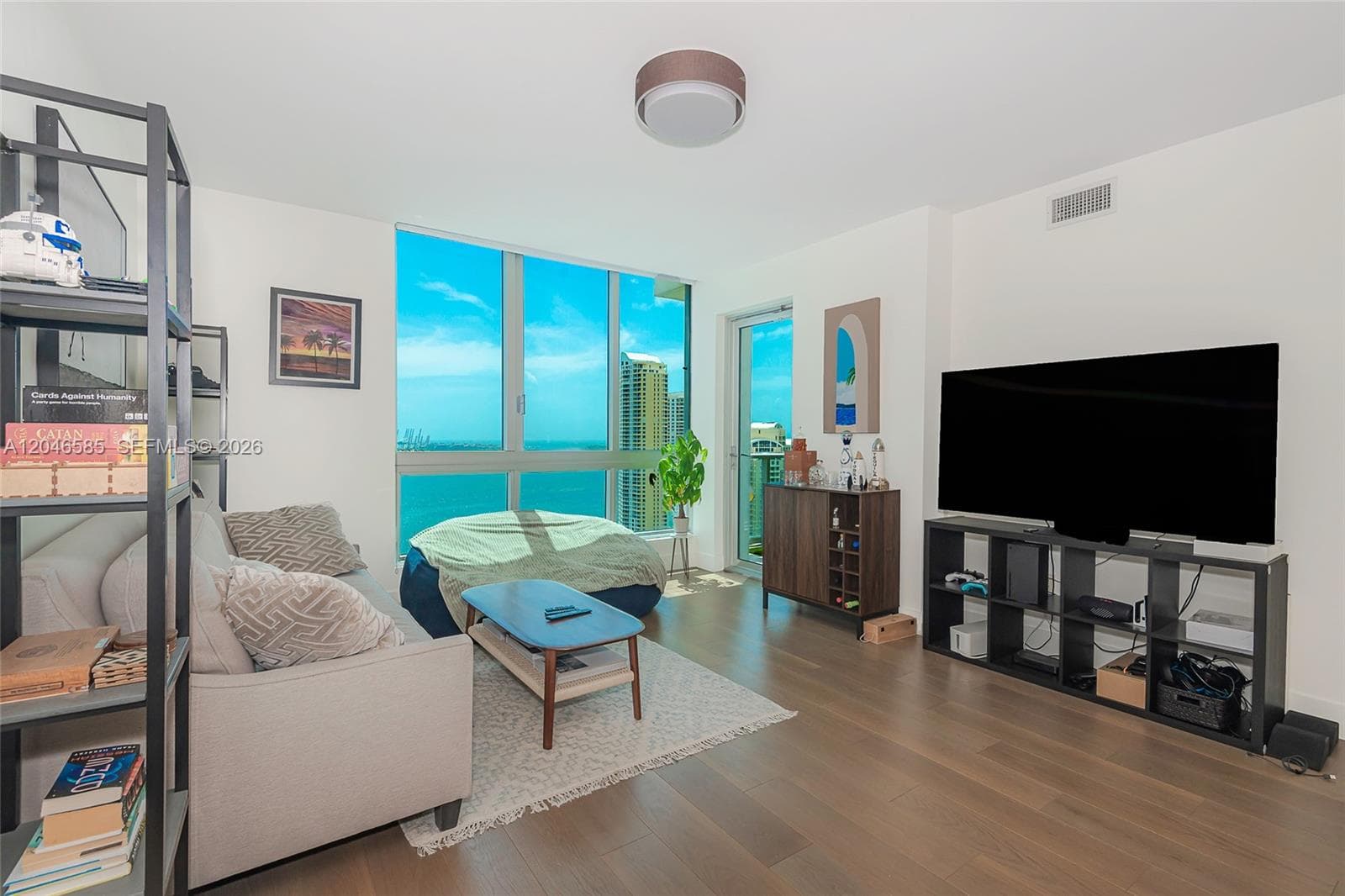 300 S Biscayne Blvd # 2612, Miami FL 33131 photo 4