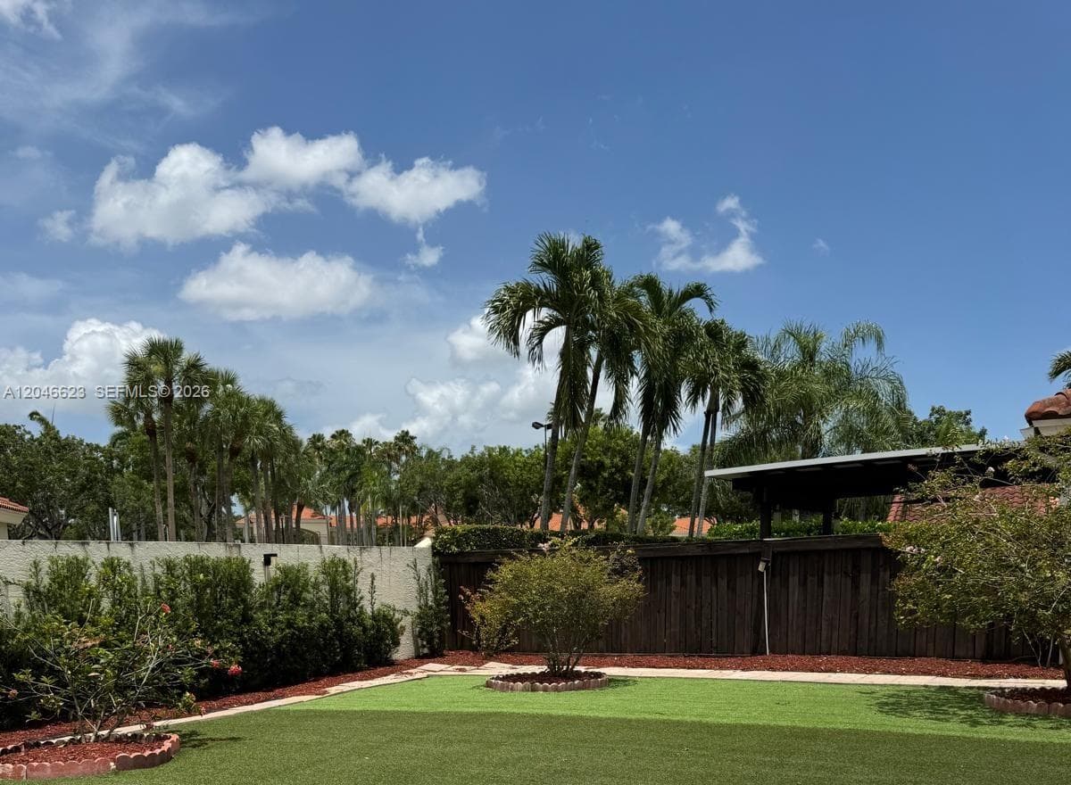 10375 NW 48th St, Doral FL 33178 photo 2