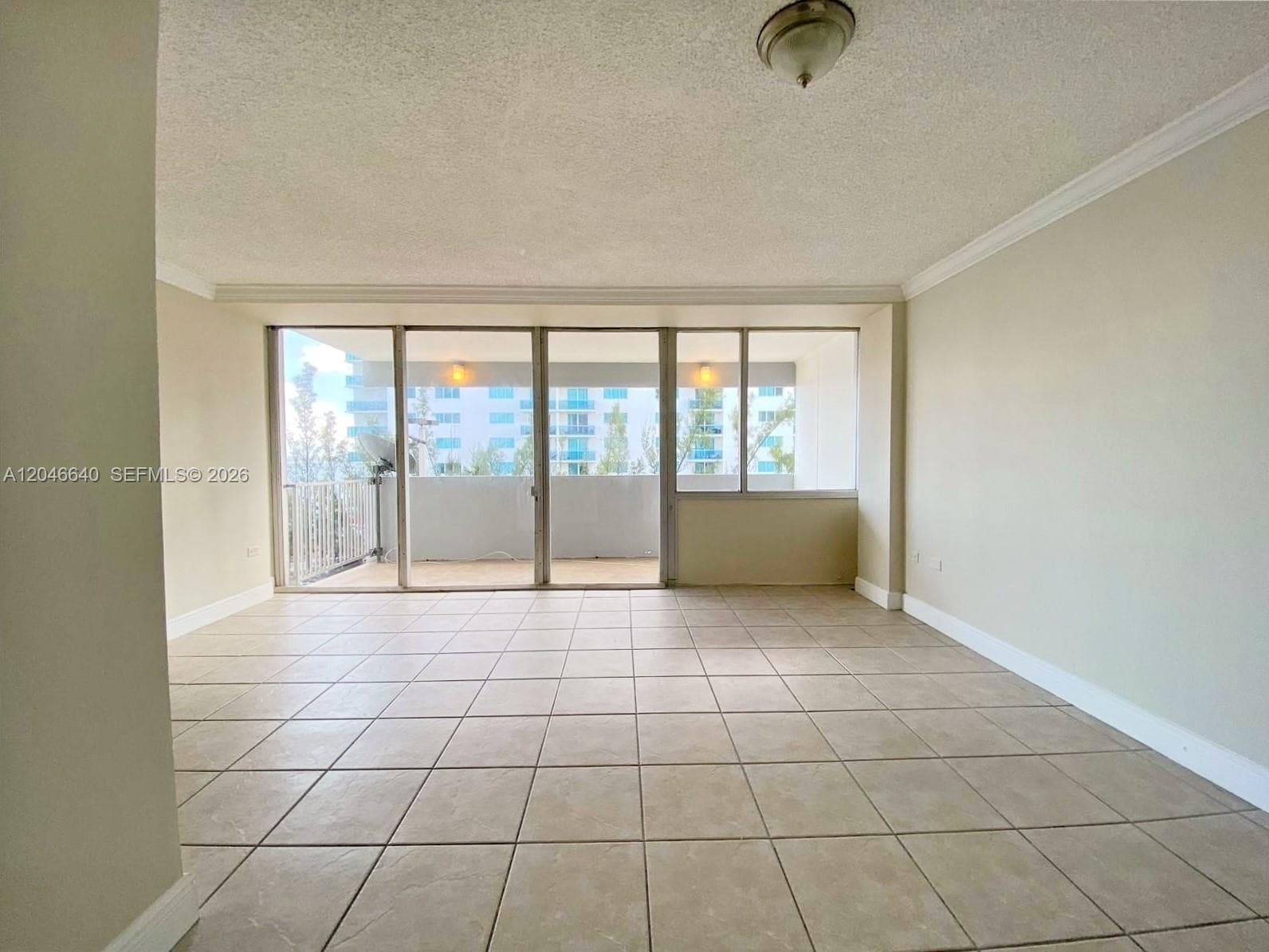 7545 E Treasure Dr # 3I, North Bay Village FL 33141 photo 2
