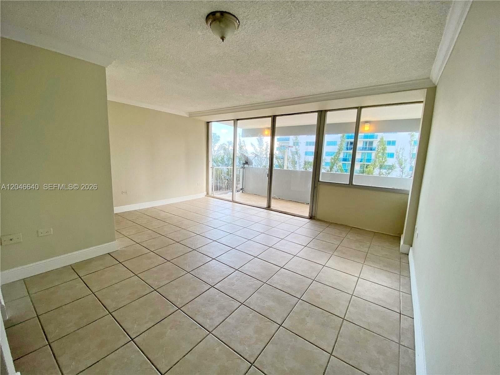 7545 E Treasure Dr # 3I, North Bay Village FL 33141 photo 3