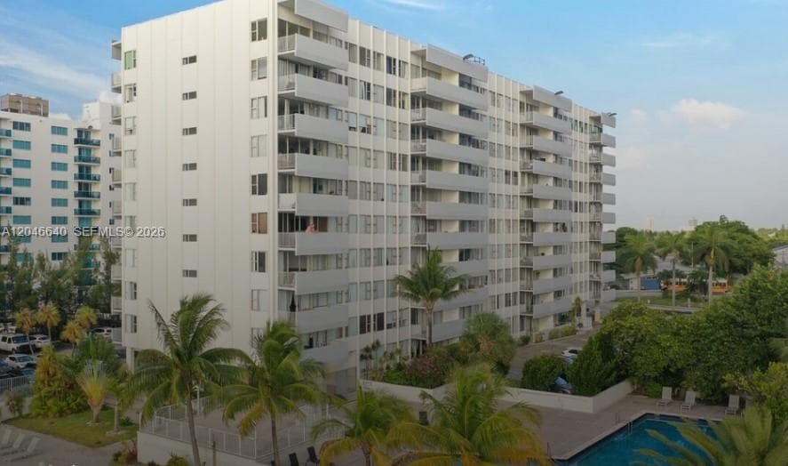 7545 E Treasure Dr # 3I, North Bay Village FL 33141