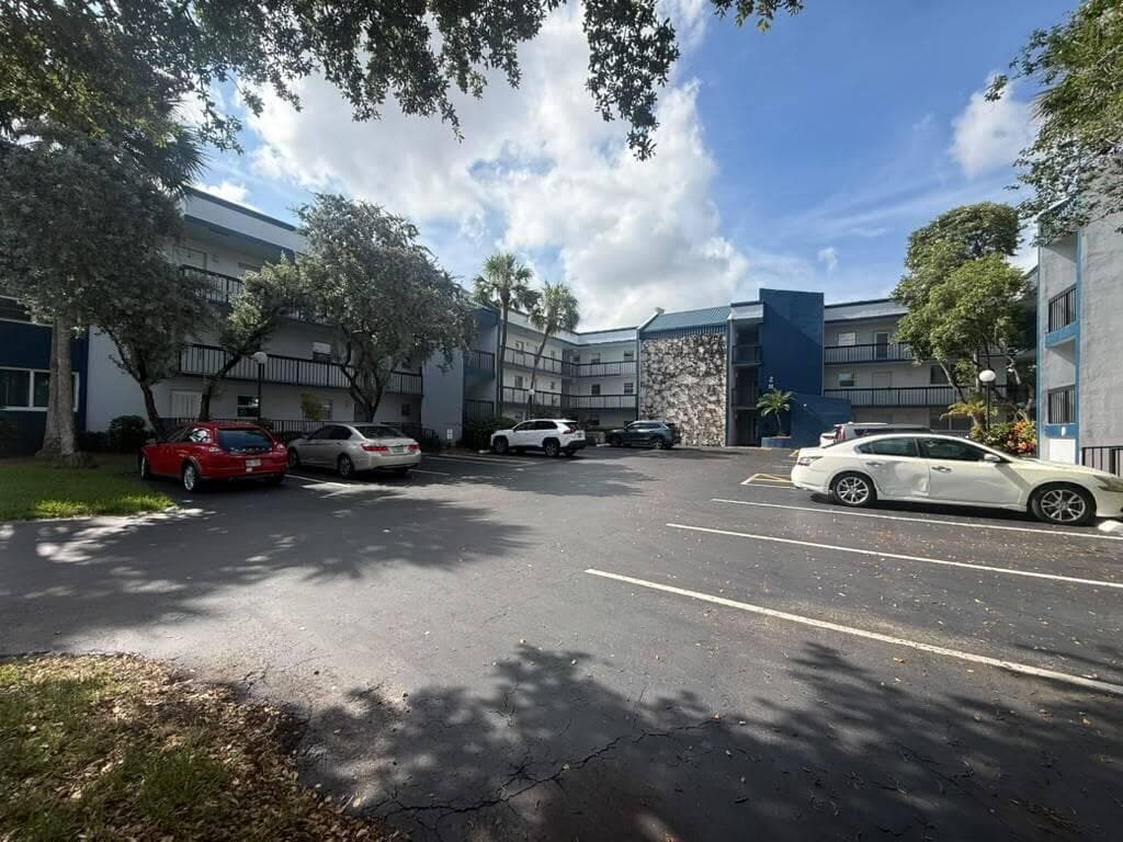 3210 Holiday Springs Boulevard # 103, Margate FL 33063