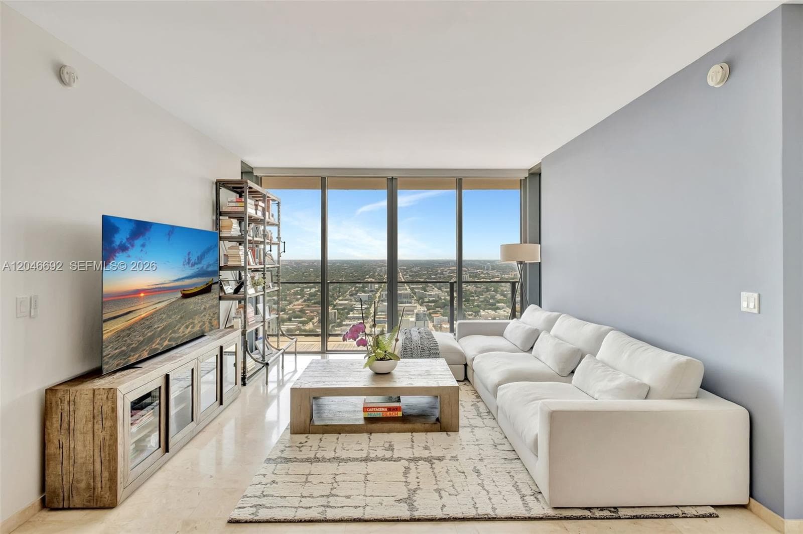 88 SW 7th St # 3604, Miami FL 33130 photo 2
