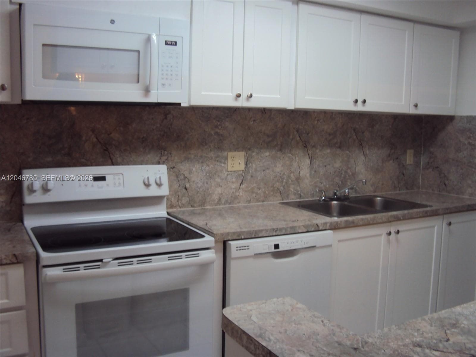 8401 SW 107th Ave # 247E, Miami, FL 33173 photo 2