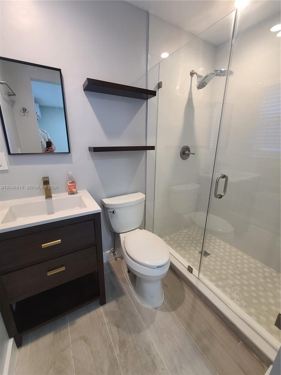 321 Hayes St # 3, Hollywood FL 33019 photo 3