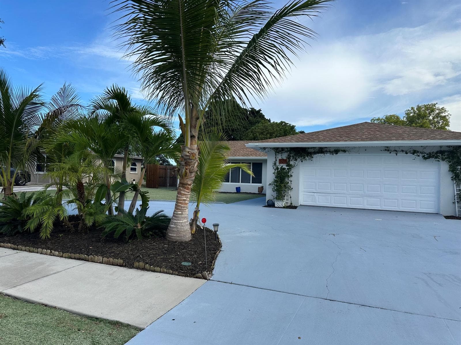 528 Date Palm Drive, Lake Park FL 33403 photo 2