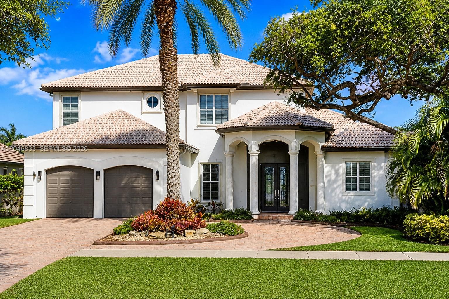 3683 W Lakes Estates Dr, Davie FL 33328