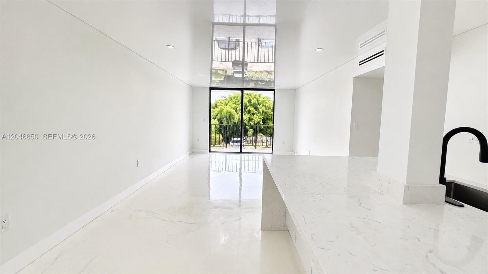 9682 Fontainebleau Blvd # 203, Miami FL 33172 photo 2