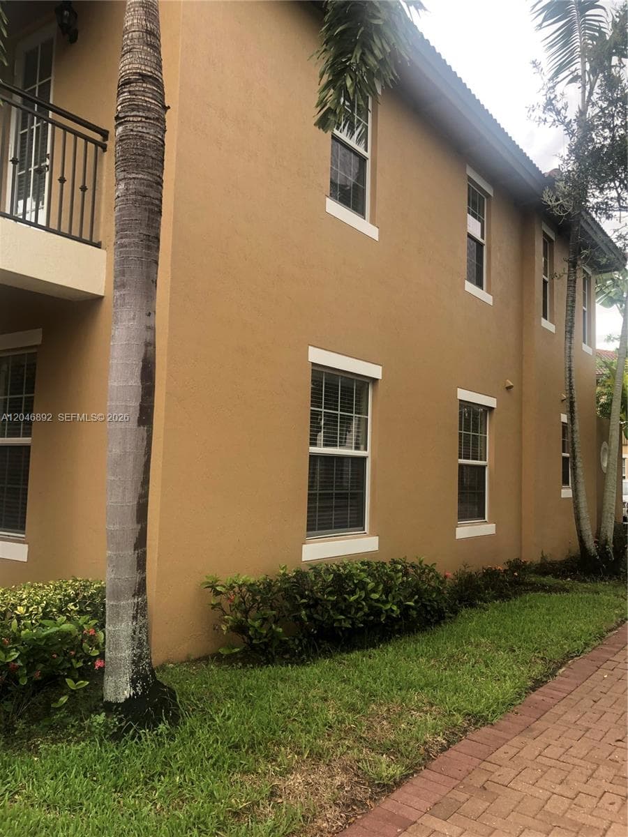 1129 SW 147th Ter, Pembroke Pines FL 33027 photo 3