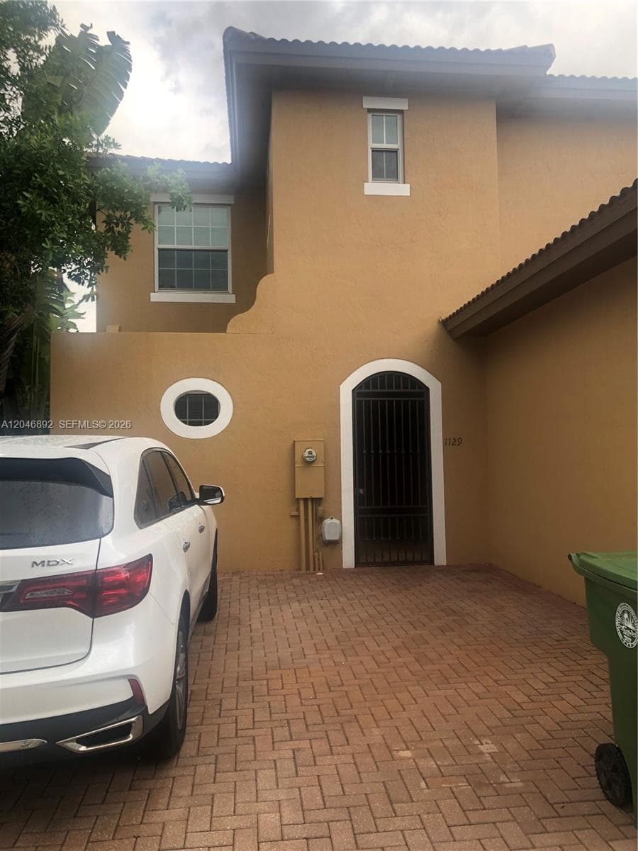 1129 SW 147th Ter, Pembroke Pines FL 33027 photo 4
