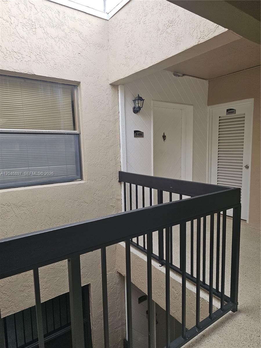 461 Ives Dairy Rd # 2, Miami FL 33179 photo 5