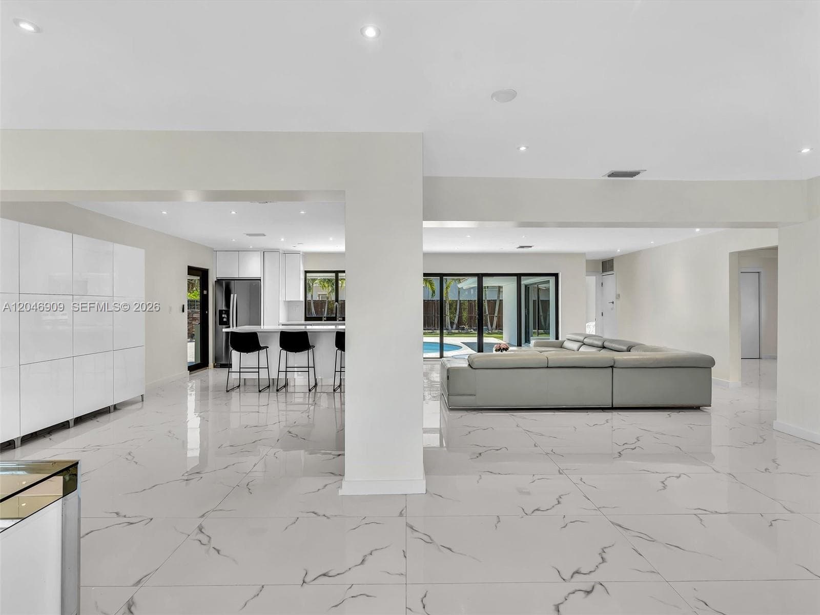19225 NE 18th Ave, Miami FL 33179 photo 4
