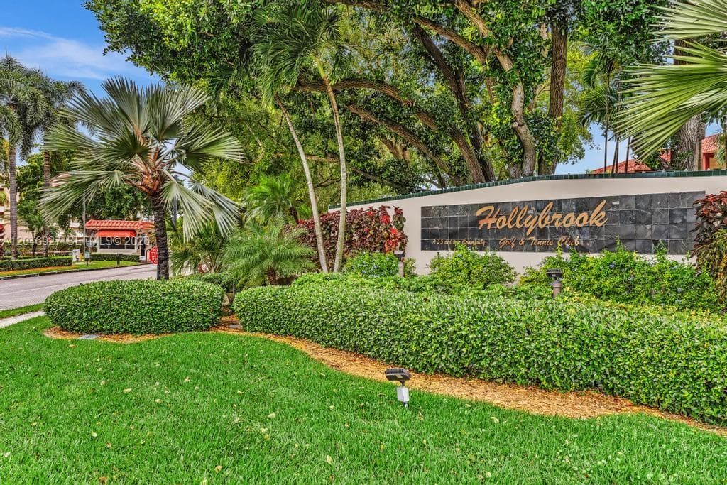 671 S Hollybrook Dr # 209, Pembroke Pines FL 33025