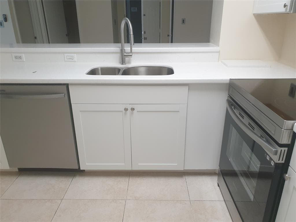 520 S Park Road # 18-12, Hollywood FL 33021 photo 4
