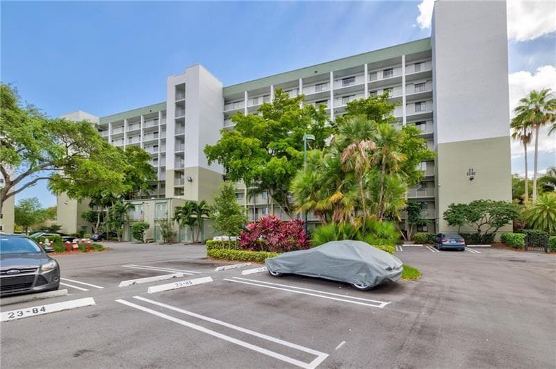 2240 N Cypress Bend Drive # 802, Pompano Beach FL 33069 photo 2