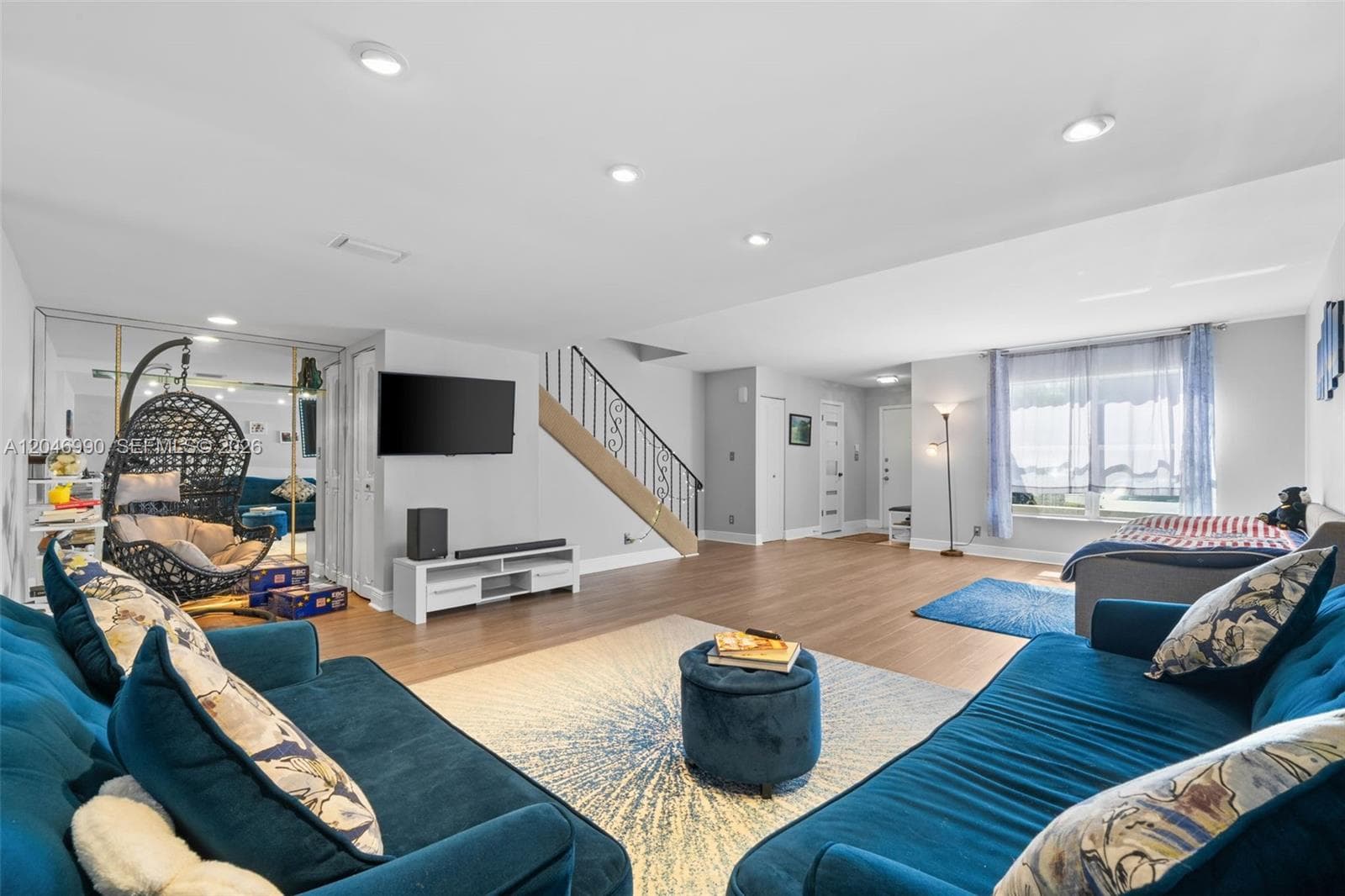 801 NE 27th Ave, Hallandale Beach FL 33009 photo 4