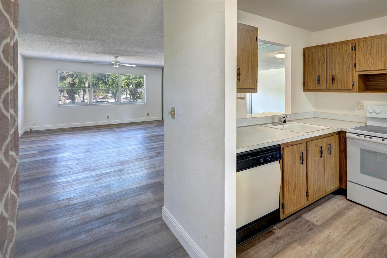 420 SE 2nd Avenue # 23, Deerfield Beach FL 33441 photo 3
