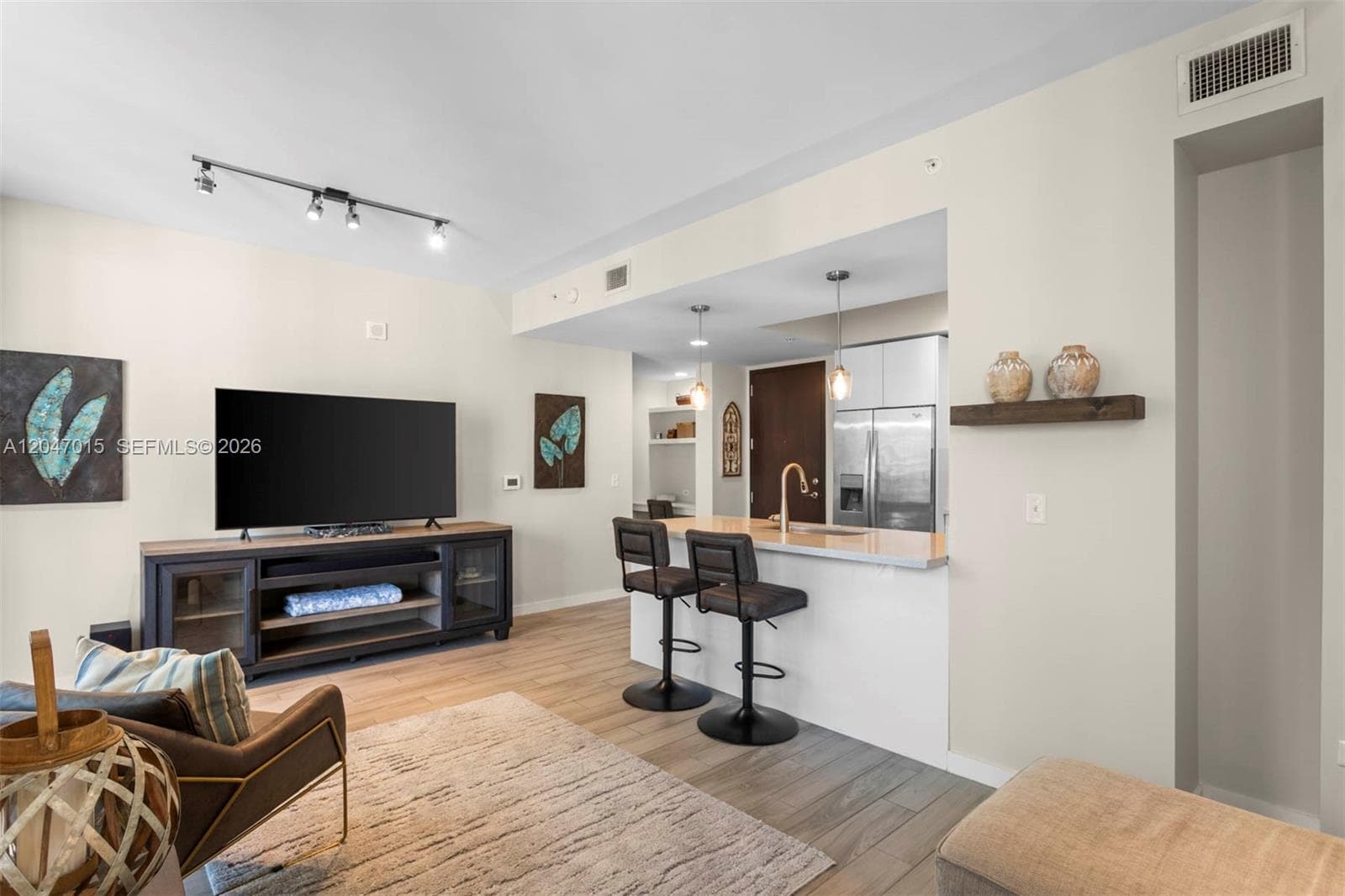 999 SW 1st Ave # 2015, Miami FL 33130 photo 4