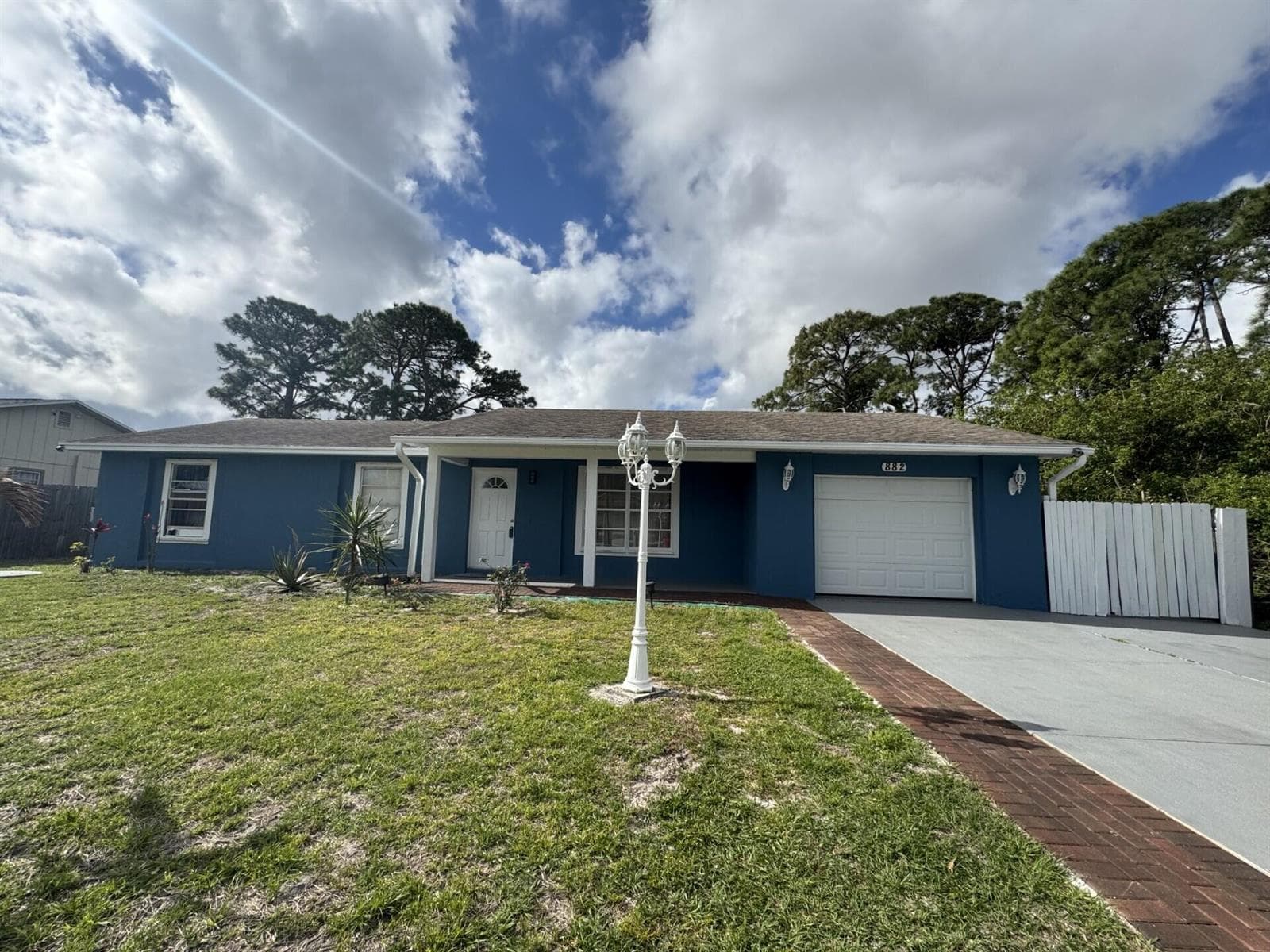 882 SE Walters Terrace, Port St. Lucie FL 34983 photo 2