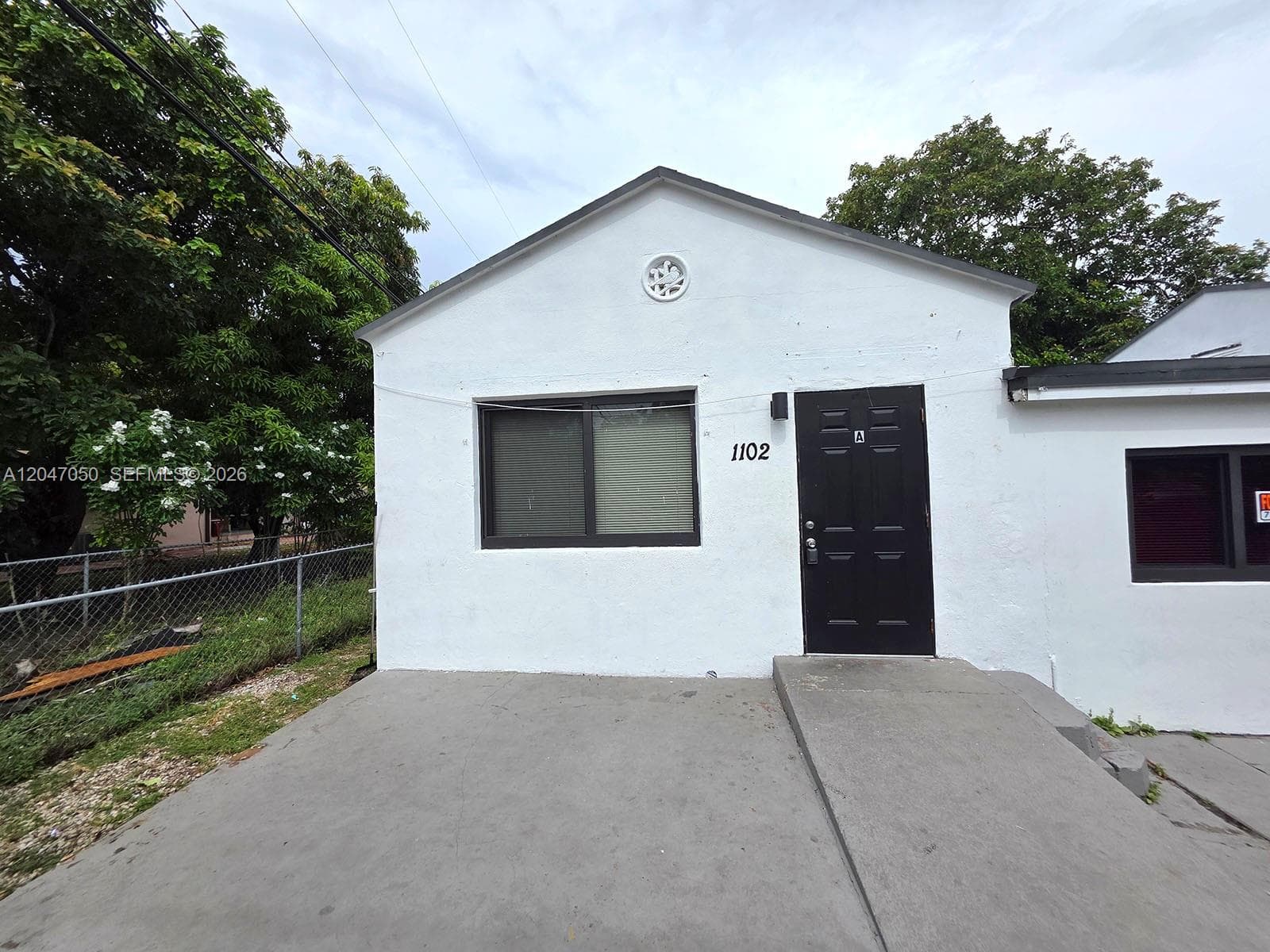 1102 NW 103rd St, Miami FL 33150 photo 2