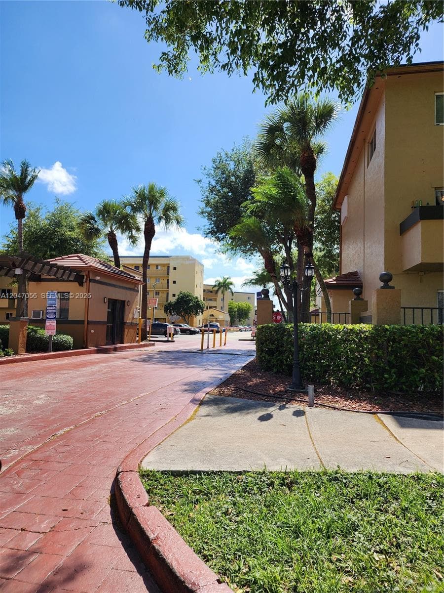 14901 SW 82nd Ter # 1-103, Miami, FL 33193 photo 5