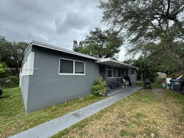 6351 Hayes St, Hollywood FL 33024 photo 3