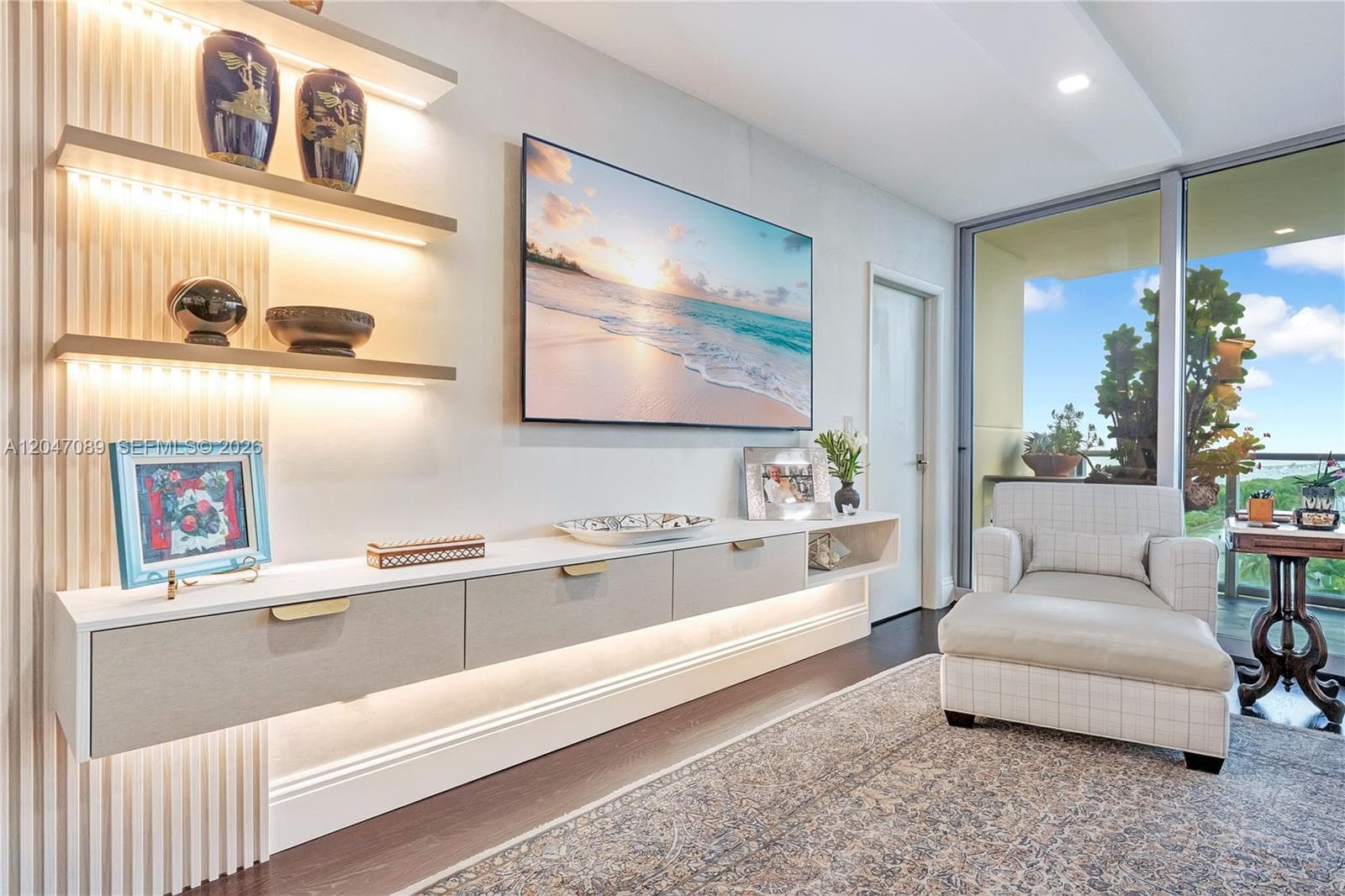1455 Ocean Dr # 904, Miami Beach FL 33139 photo 2
