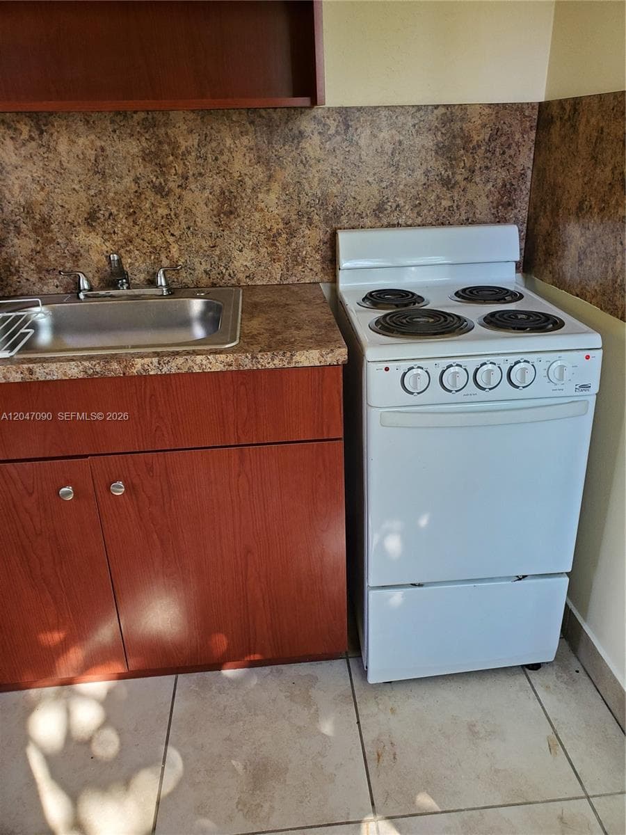 13770 NE 20th Pl # 03, North Miami Beach FL 33181 photo 3