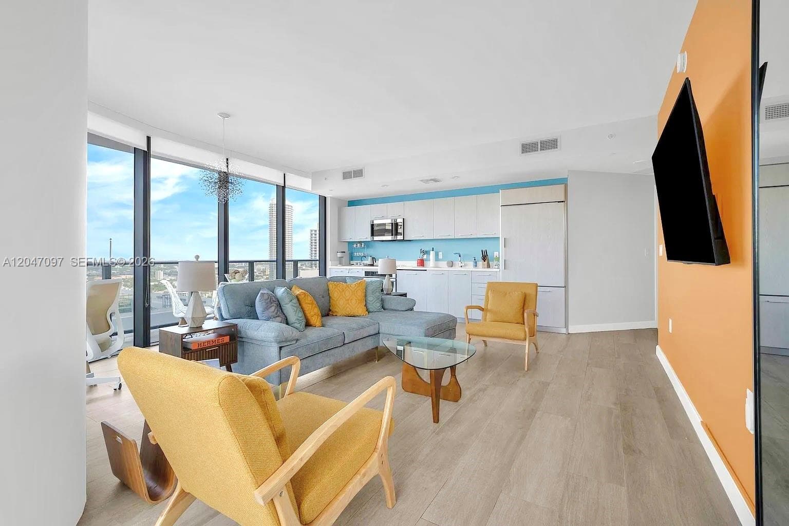 55 SW 9th St # 3306, Miami FL 33130 photo 2