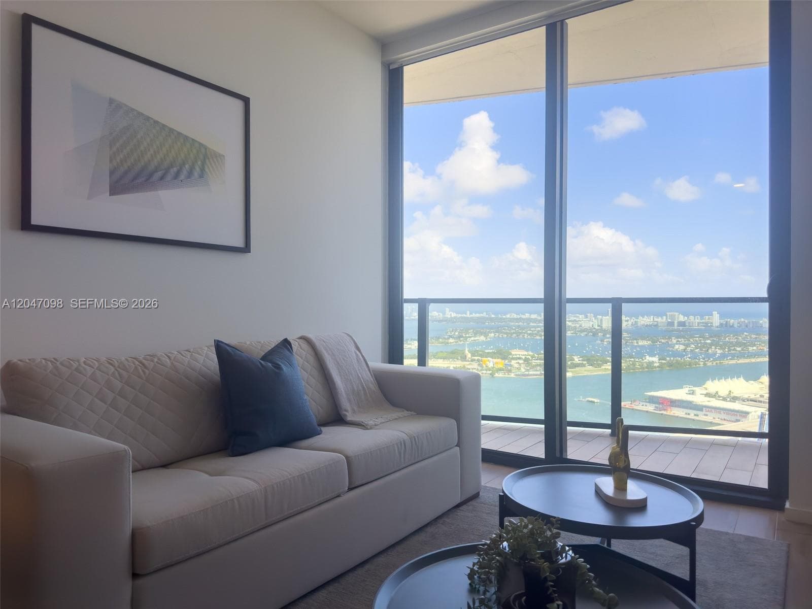 398 NE 5th St # 4210, Miami FL 33132 photo 2