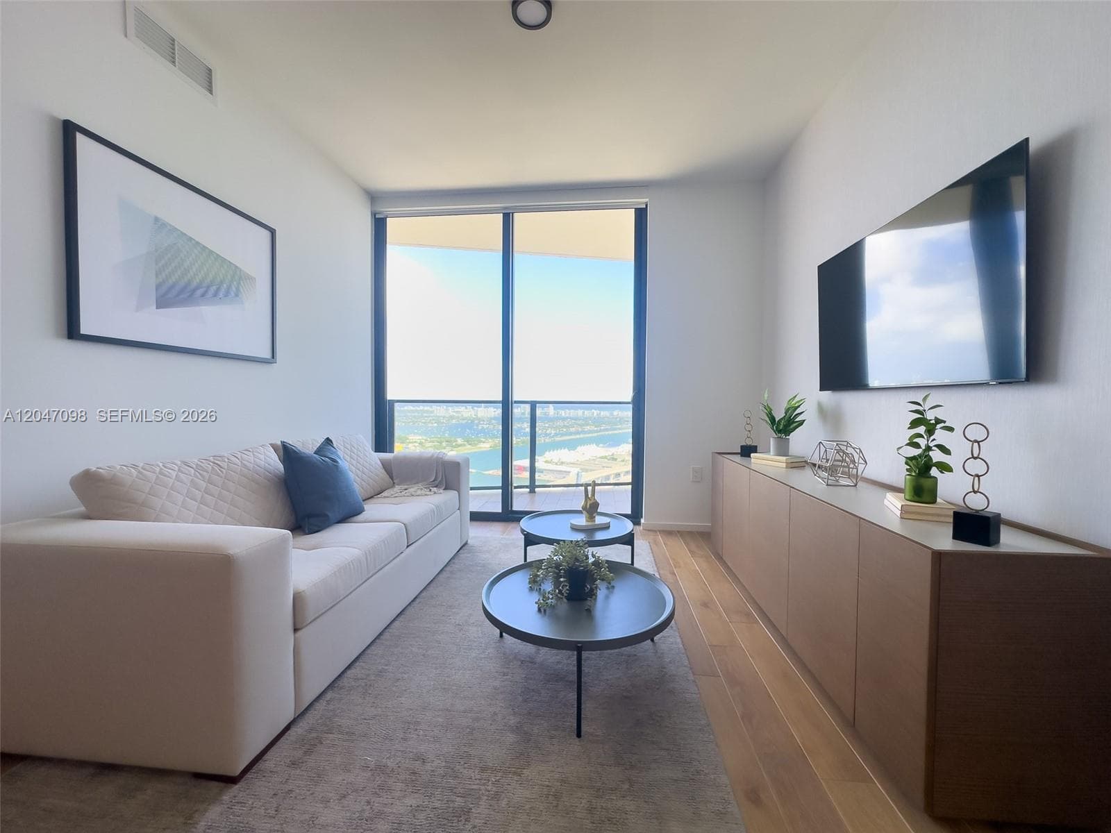 398 NE 5th St # 4210, Miami FL 33132 photo 3