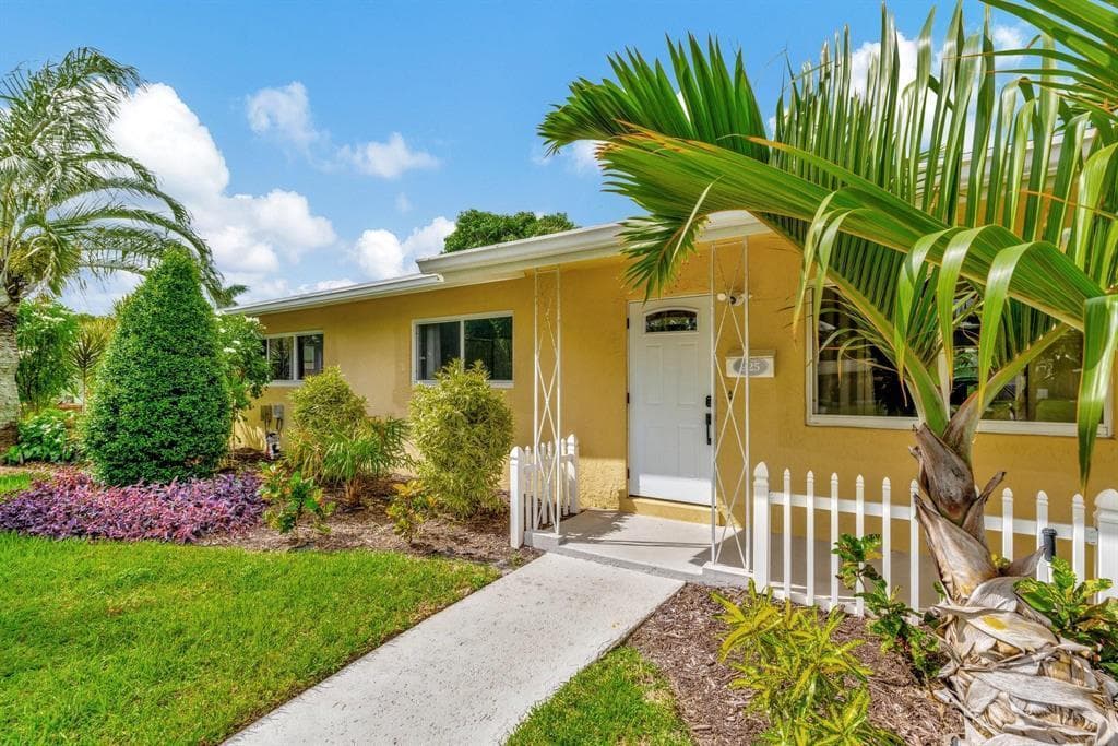 925 NE 25th Avenue, Pompano Beach FL 33062 photo 2