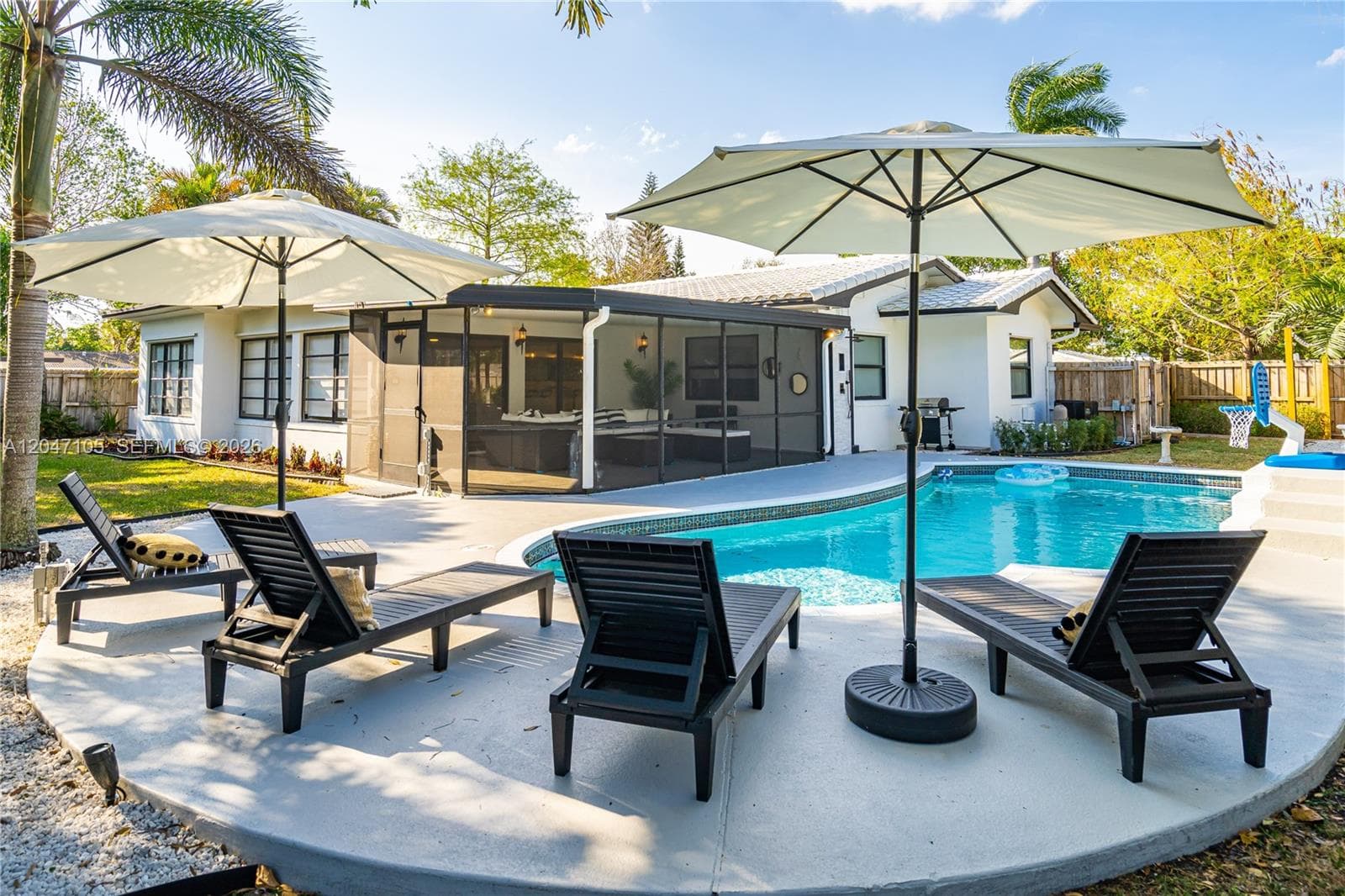 714 NE 2nd St, Pompano Beach FL 33060 photo 2