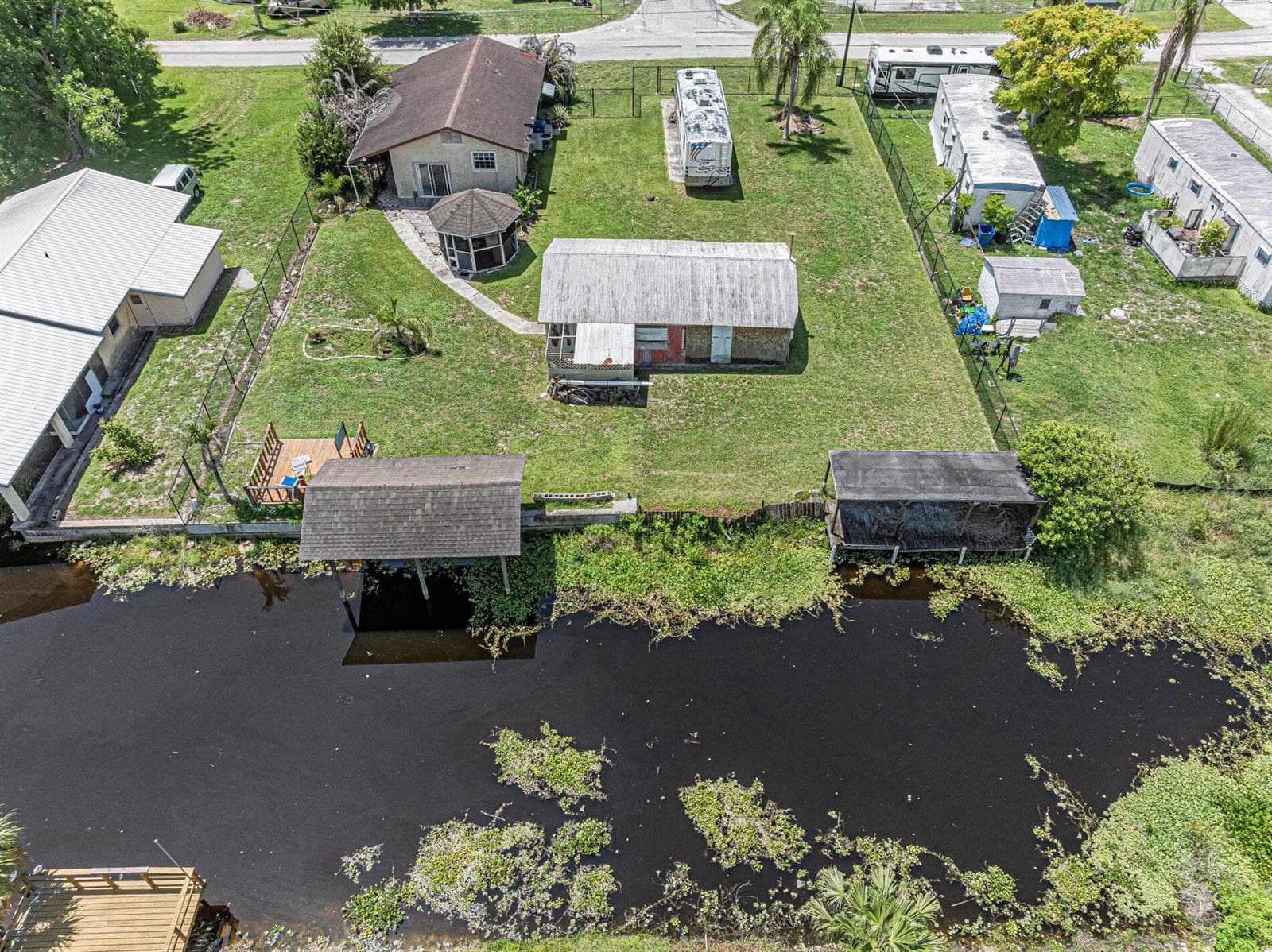 1040 Lissie Lane, Okeechobee FL 34974 photo 3