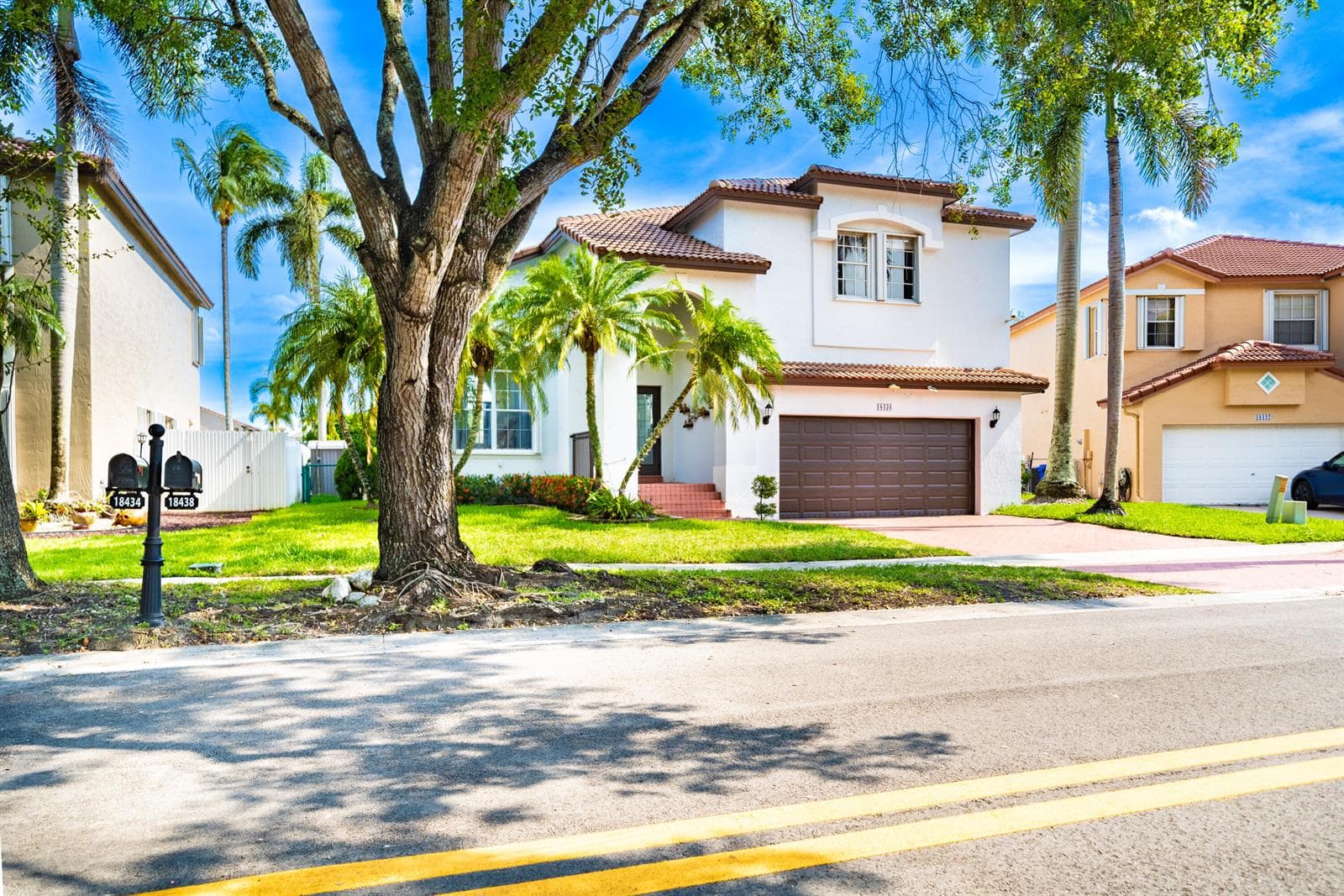 18438 NW 11th Street, Pembroke Pines FL 33029 photo 2
