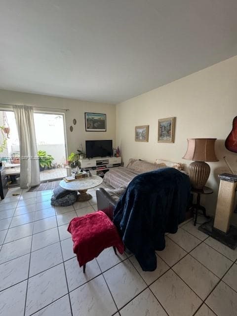 2000 Biarritz Dr # 404, Miami Beach FL 33141