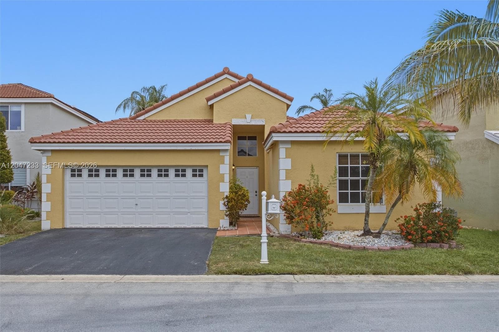 411 Bermuda Springs Dr, Weston FL 33326