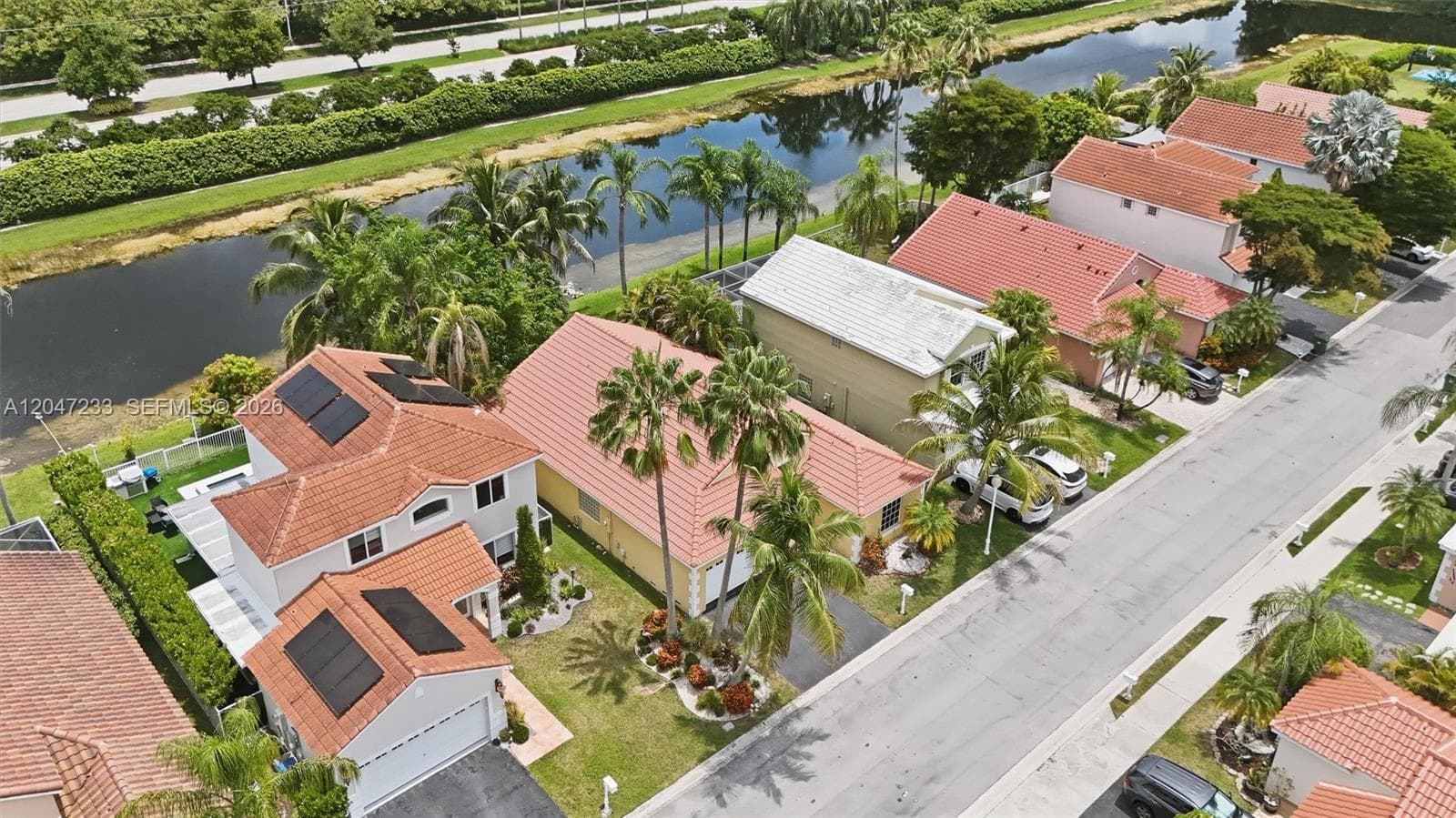 411 Bermuda Springs Dr, Weston FL 33326 photo 5