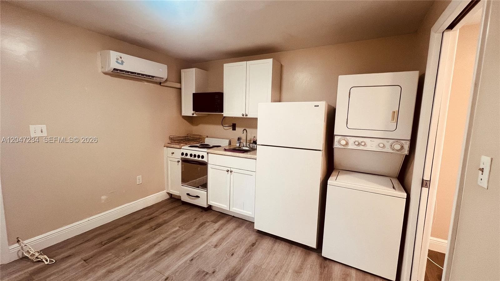 32 NE 169th St # 2, North Miami Beach FL 33162 photo 4