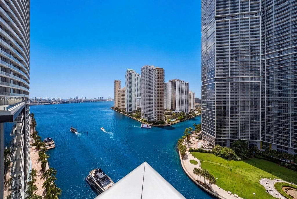 200 Biscayne Boulevard Way # 5110, Miami FL 33131 photo 2