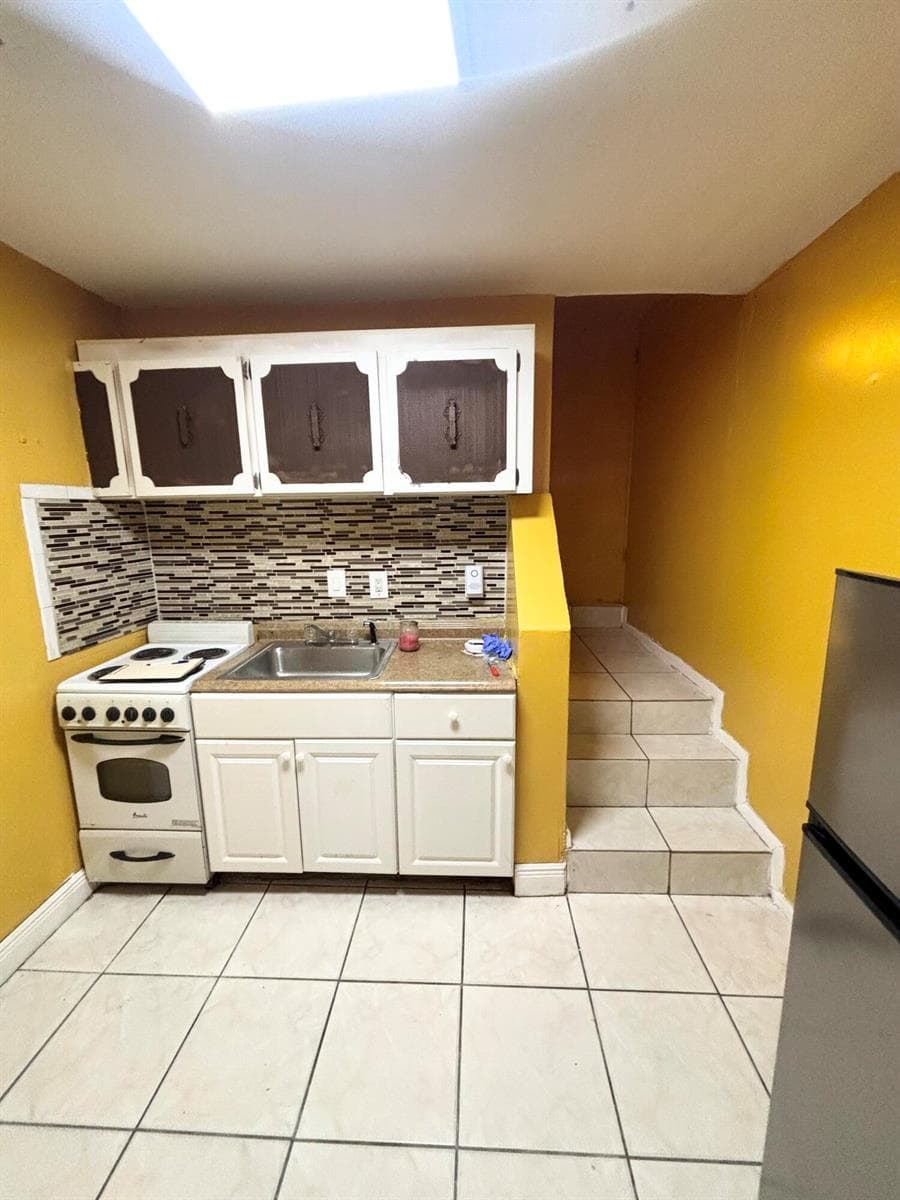 1885 NE 177th Street, North Miami Beach FL 33162 photo 4