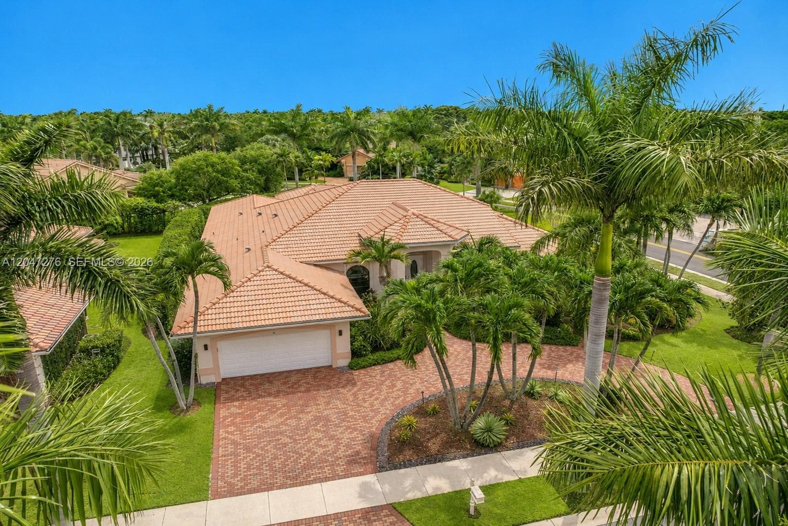 392 Coconut Cir, Weston FL 33326 photo 3