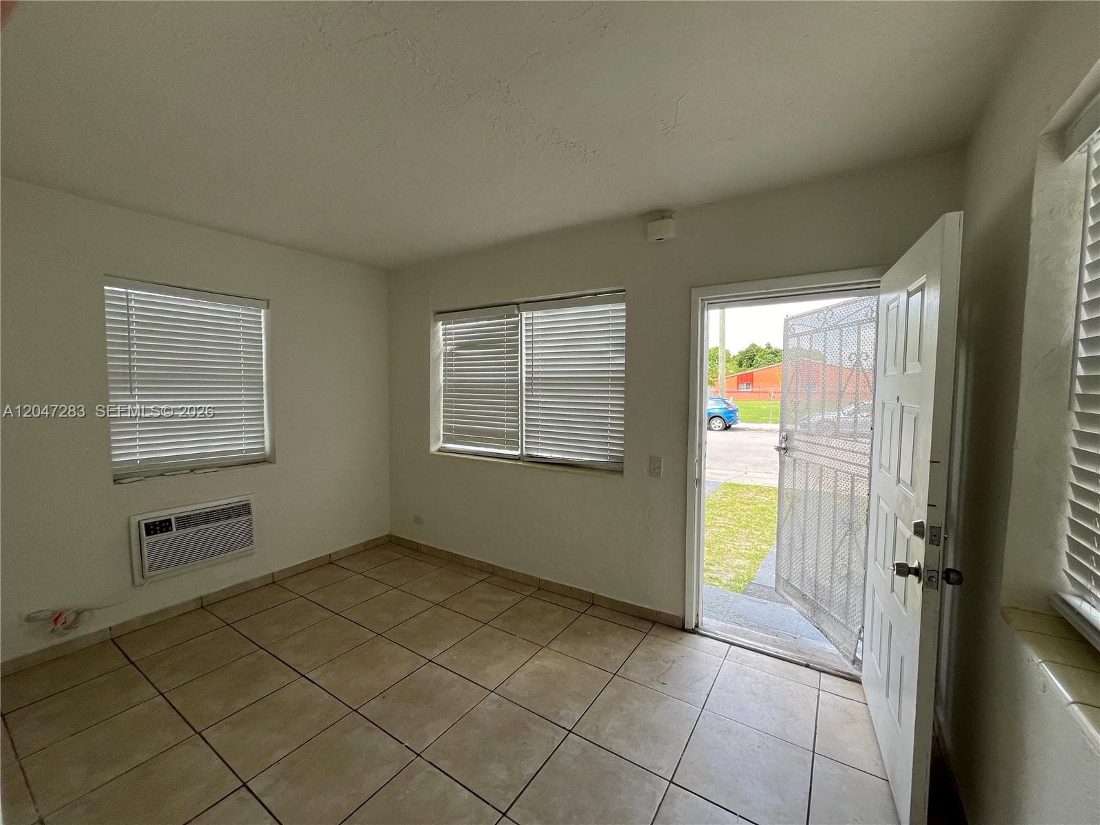 733 NW 4th Ave, Miami FL 33136 photo 3