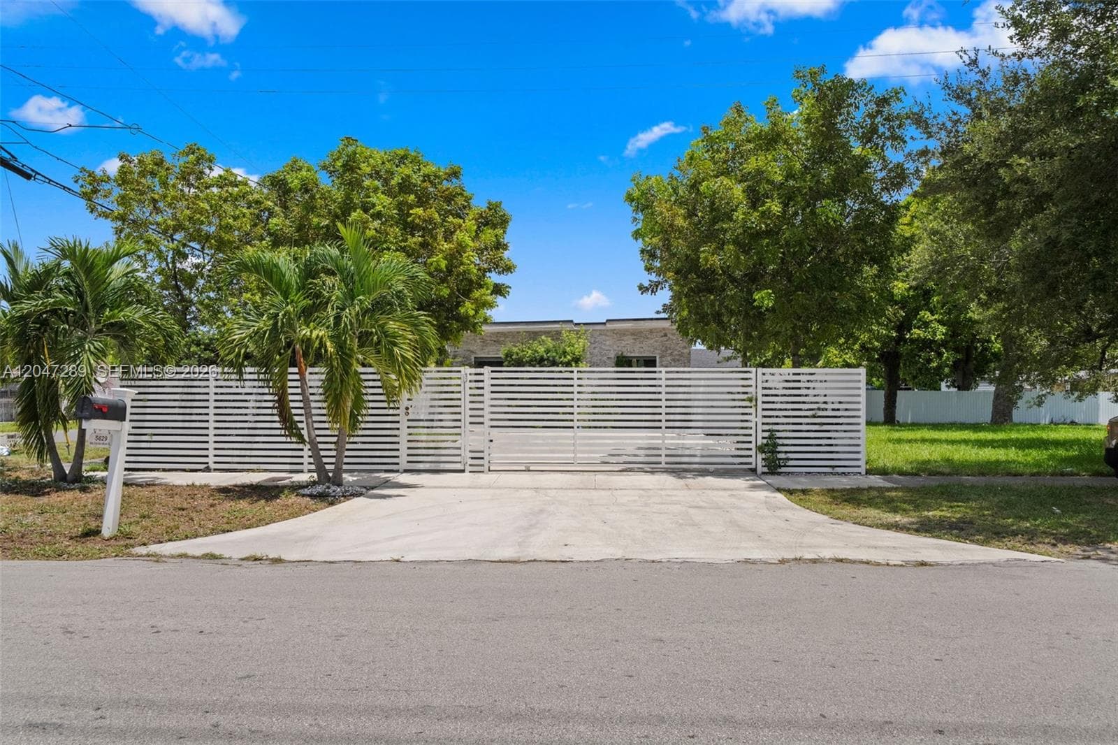5629 NW 31st Ave, Miami FL 33142 photo 2