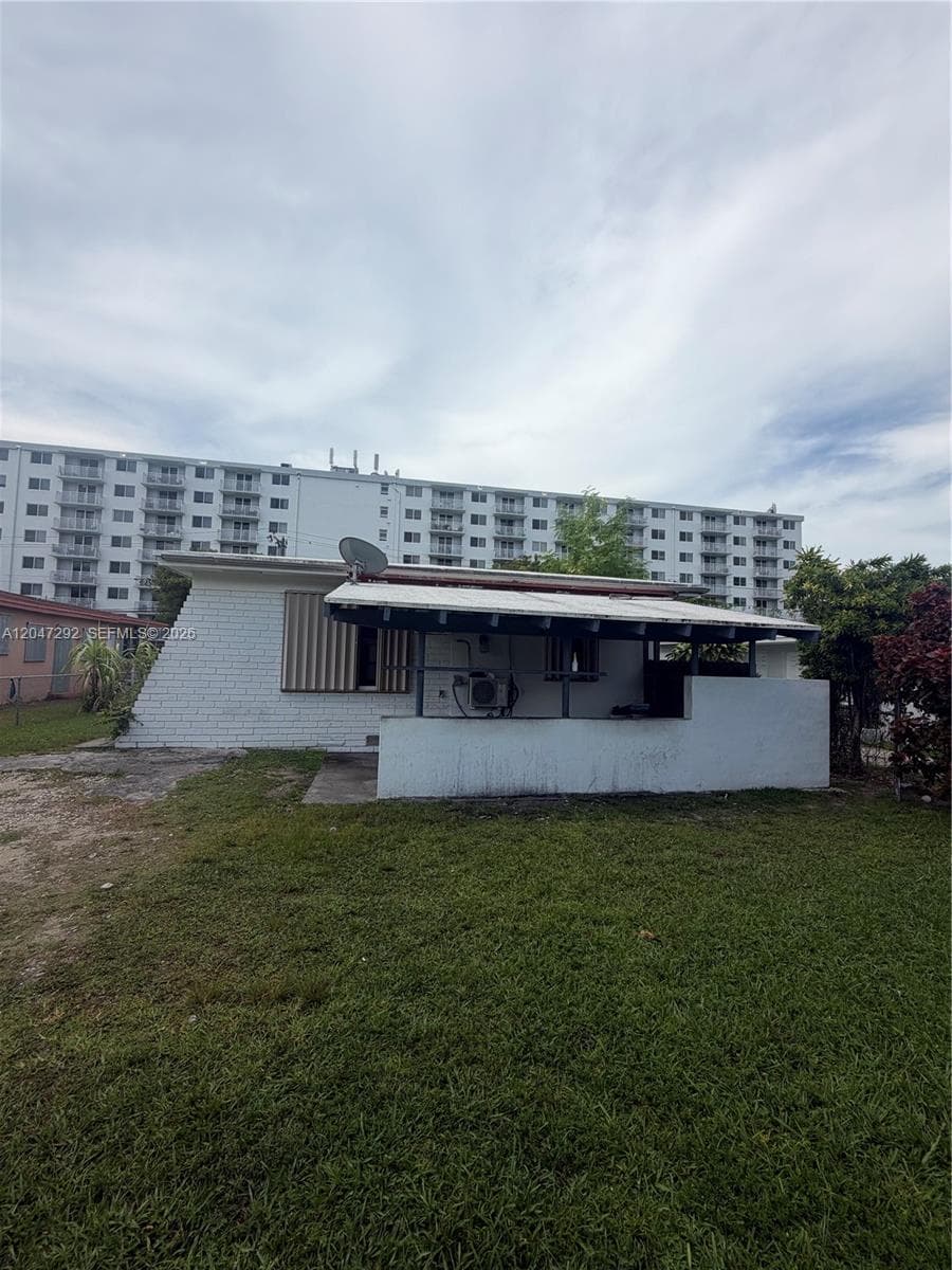 1258 NE 109th St, Miami FL 33161 photo 5