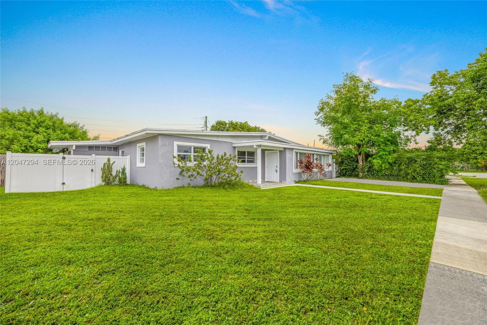 18100 NW 7th Pl, Miami Gardens FL 33169 photo 2