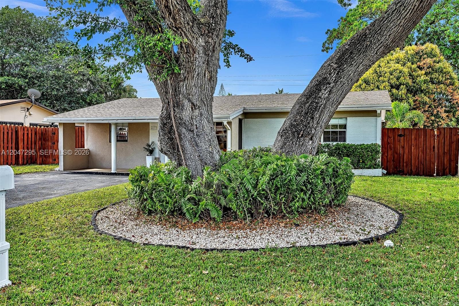 4633 SW 28th Ave, Dania Beach FL 33312 photo 2