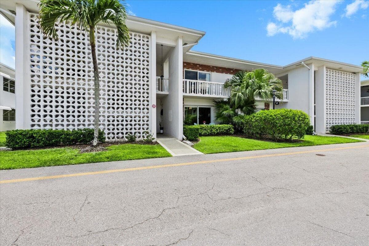 4501 S Ocean Boulevard # F2, South Palm Beach FL 33480