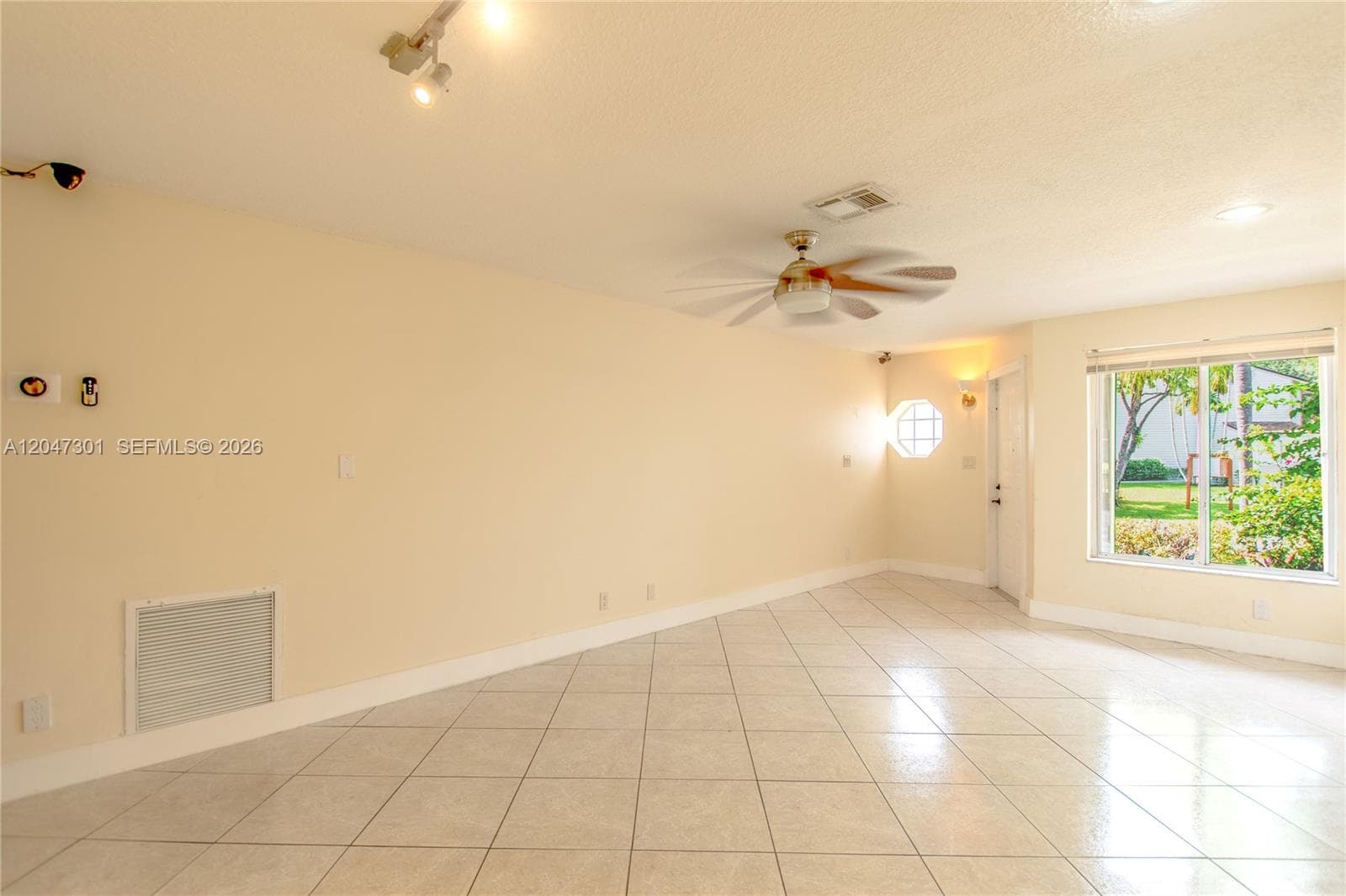 9803 NW 37th St, Sunrise FL 33351 photo 3